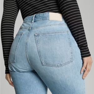 Everlane crop the curvy 90s cheeky Jean light wash vintage sunbleached jeans